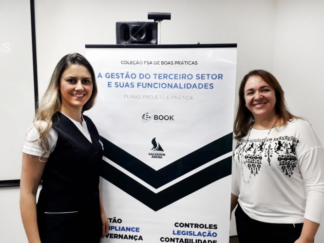 À direita, Ana Carlota Vieira Niero, gerente da ACF, com a representante da FSA.